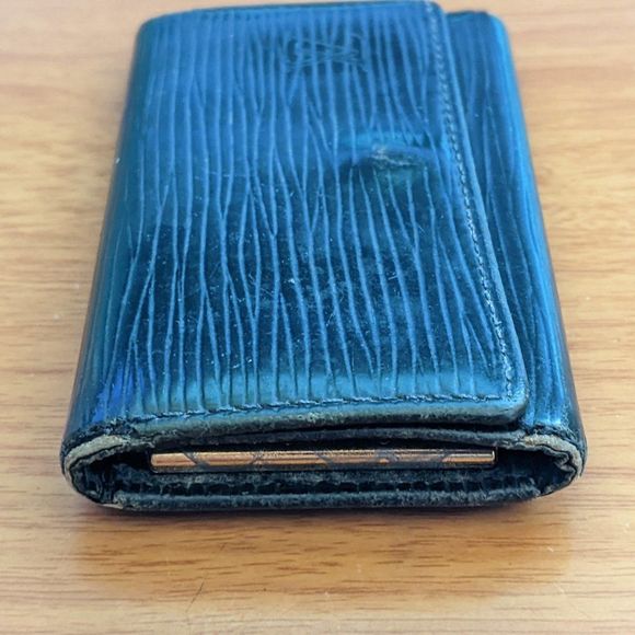 Louis Vuitton Epi Key Holder/Wallet #1055💥PRICE DROP💥 - Picture 3 of 8